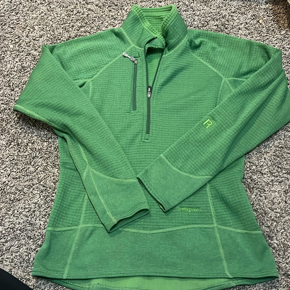Patagonia Women's Green Quarter-Zip Performance Pullover